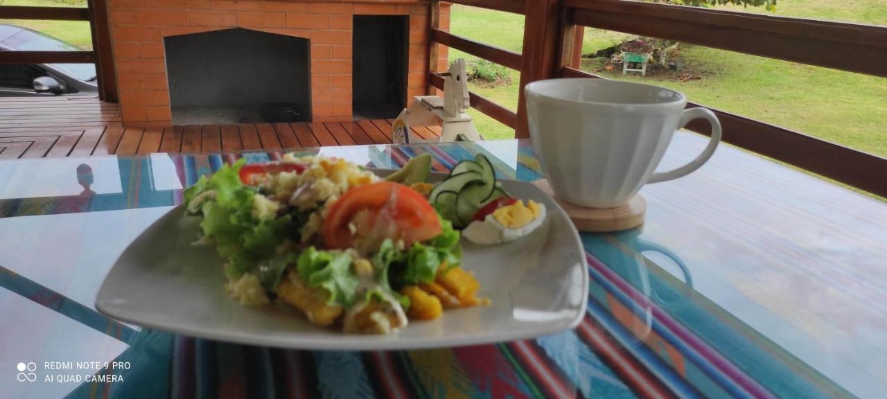 Quinta Isabel, Casa De Huespedes & Cafeteria Panzió Macas Kültér fotó